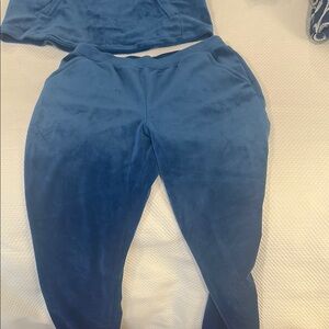 Lilly Pulitzer Navy Blue track suit! Jacket is a 12-14 and pants are an 8-10.